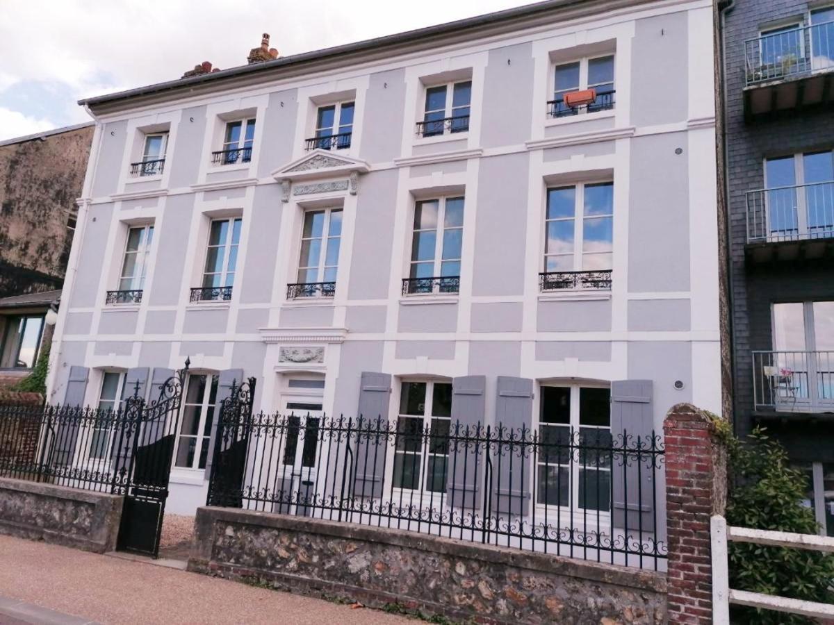 Ferienwohnung Le 2 Pieces Avec Parking Prive Honfleur Exterior foto